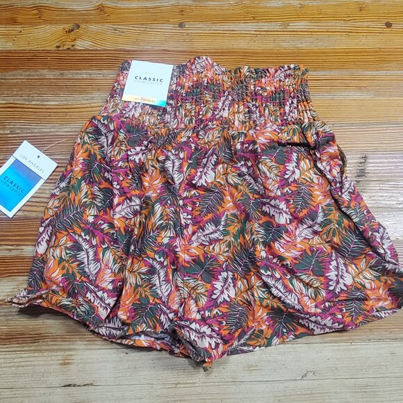 High waisted, elastic band linen blend shorts - Picture 3 of 4